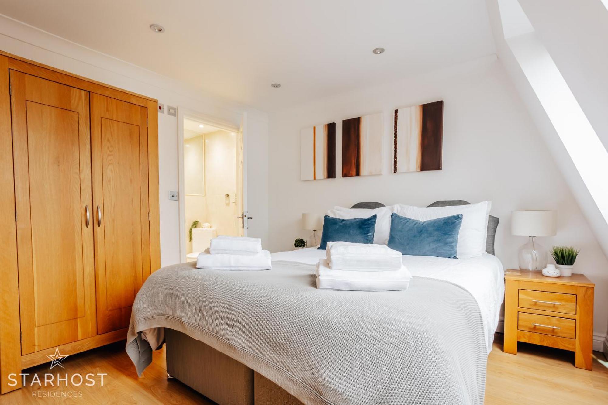 Central 3 Bed Apartment At Regents Court, Newbury Ньюбері Екстер'єр фото