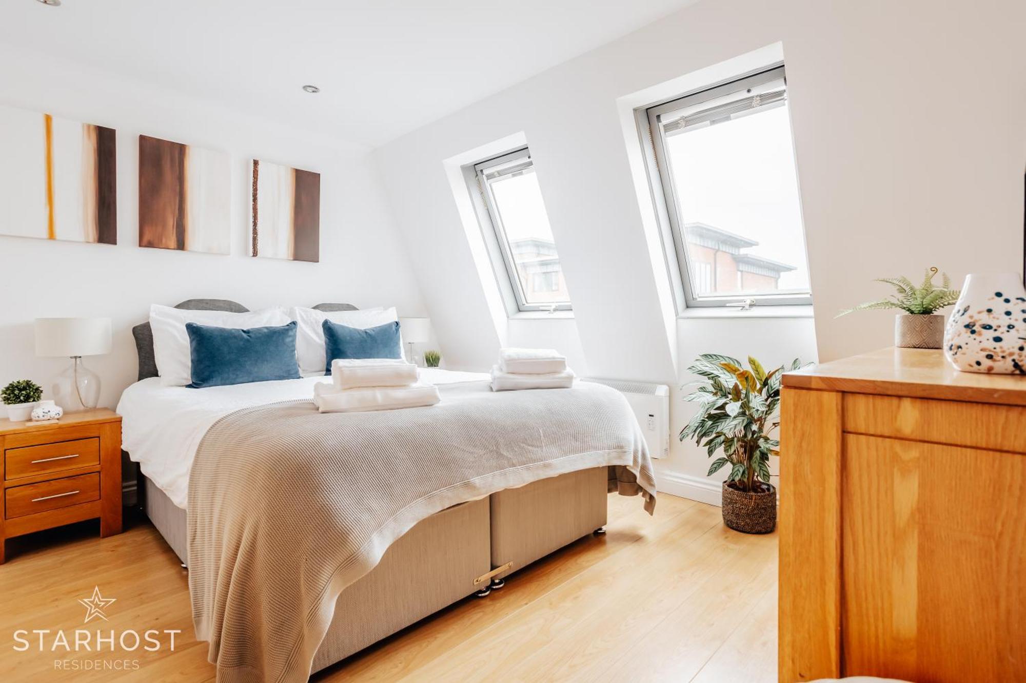 Central 3 Bed Apartment At Regents Court, Newbury Ньюбері Екстер'єр фото