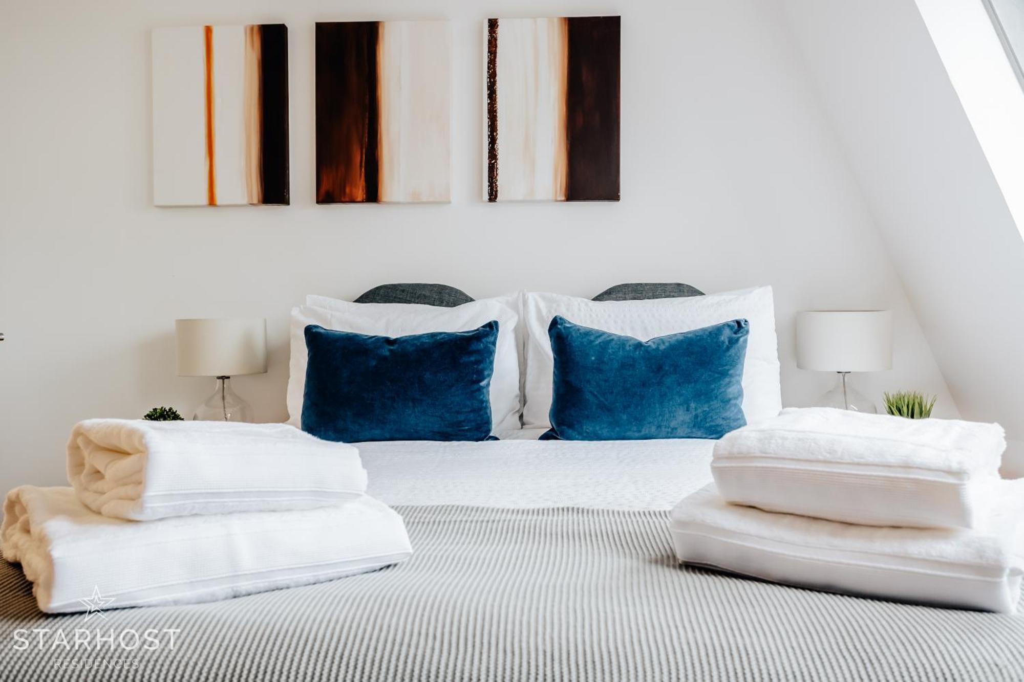 Central 3 Bed Apartment At Regents Court, Newbury Ньюбері Екстер'єр фото
